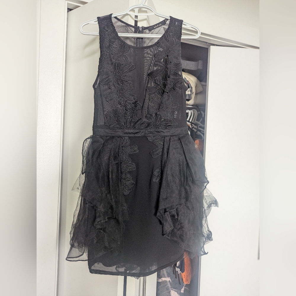 Elegant Black Sleeveless Dress